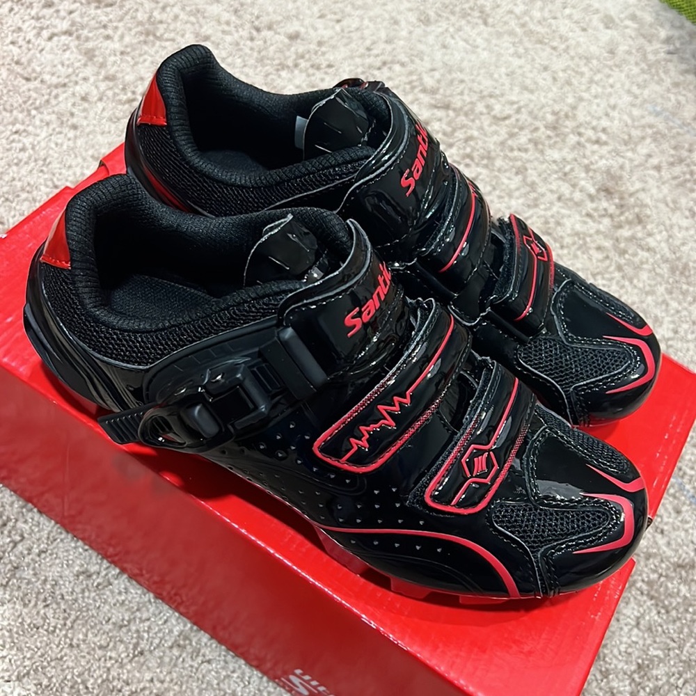 NEW Santic cycling shoes unisex